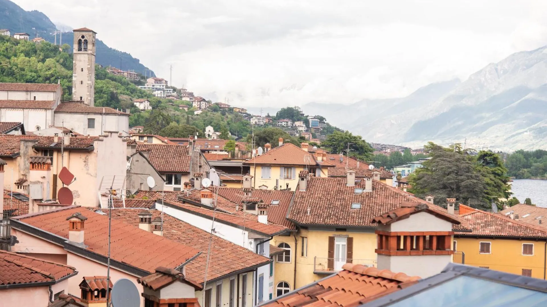 Tra Il Borgo E Il Lago Lovere