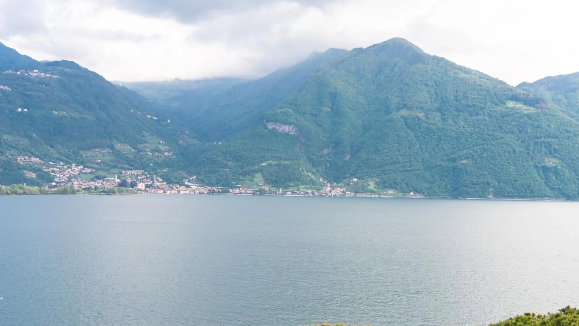 Tra Il Borgo E Il Lago location